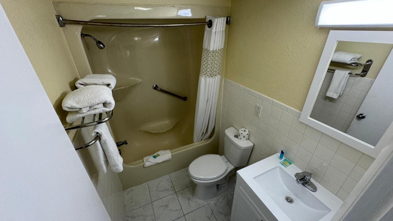 Americas Best Value Inn New London Mystic מראה חיצוני תמונה